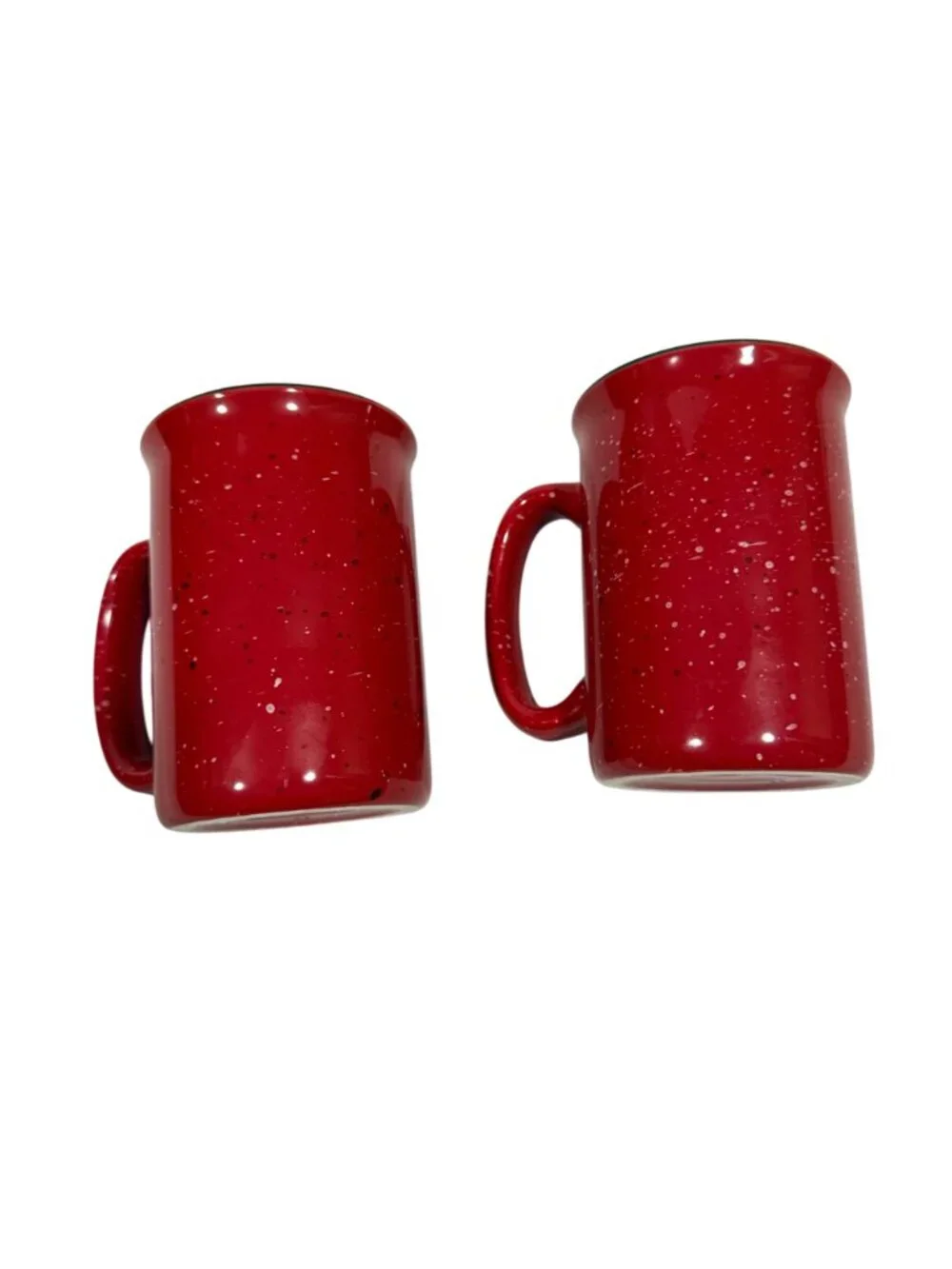 VIneyard Vines Set of 2 Red‎ Campfire Holiday Red Mugs